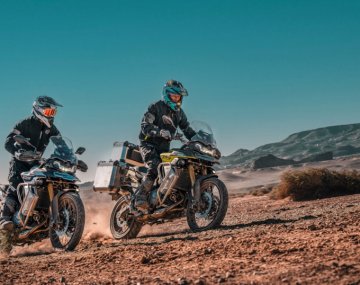 MOTORKY - barva - Černá